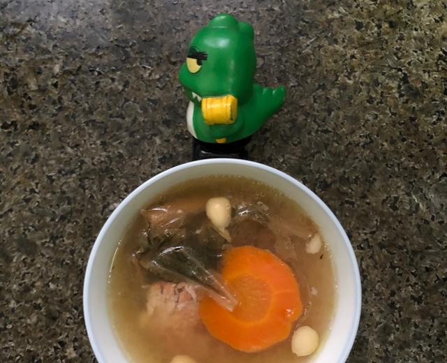 南北杏菜干红萝卜猪踭汤的做法