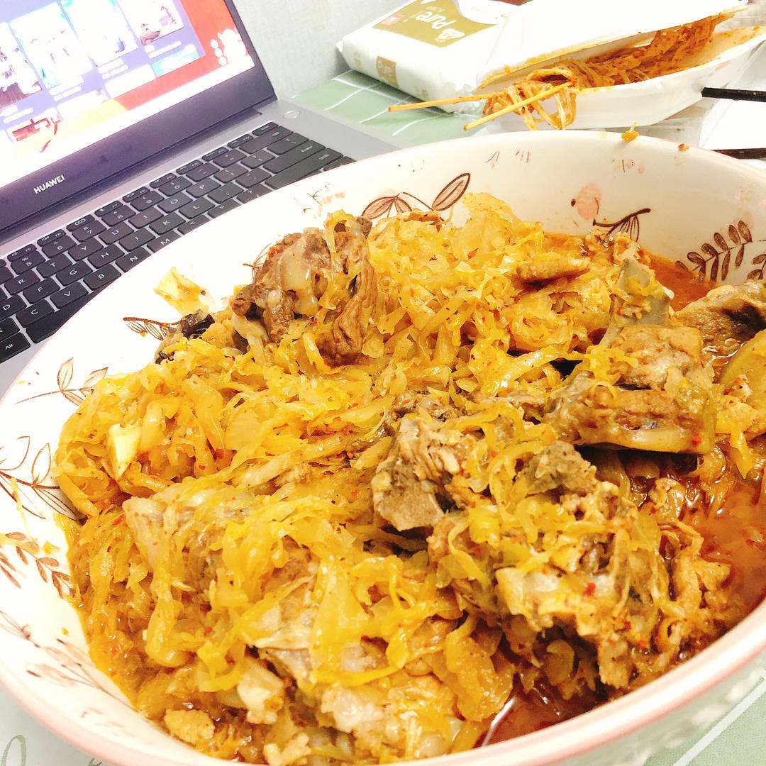 东北酸菜炖排骨