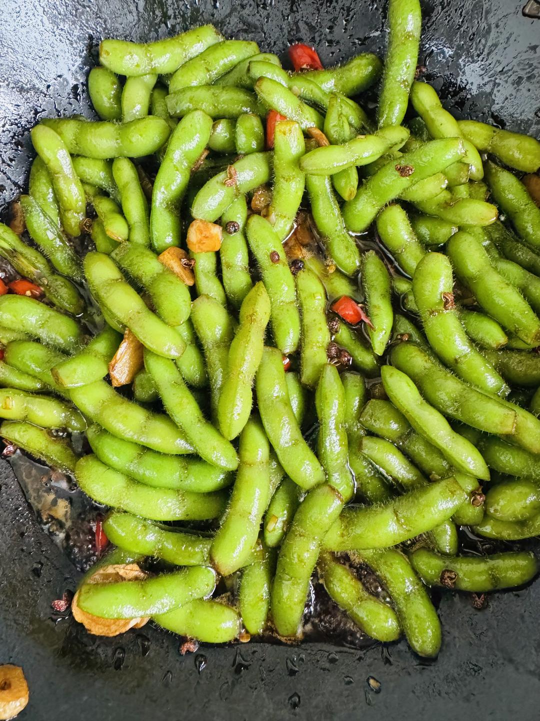 武汉夜市标配嗦毛豆