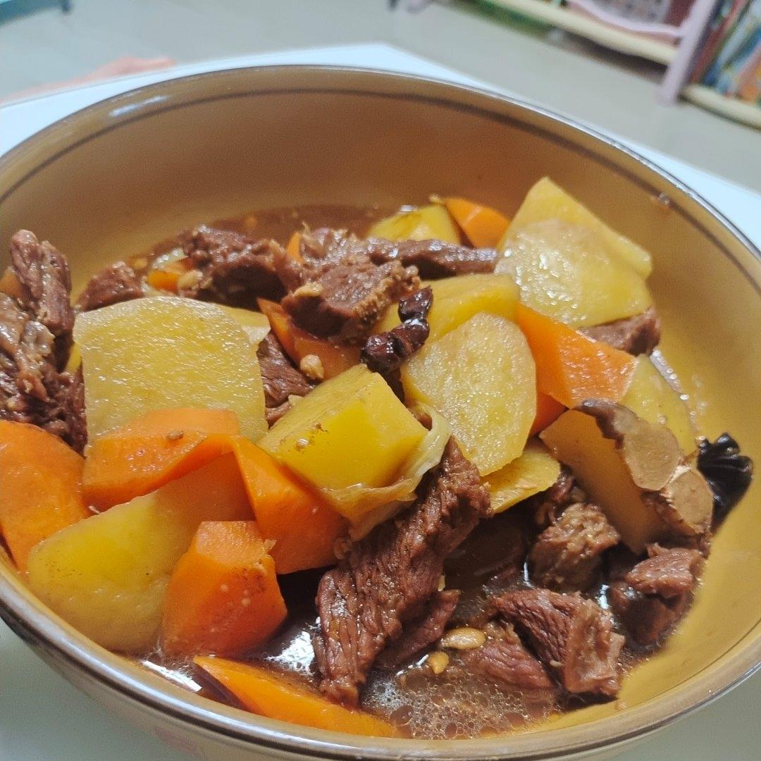 牛肉烧土豆（土豆清爽不糊，比你想象要简单多了）