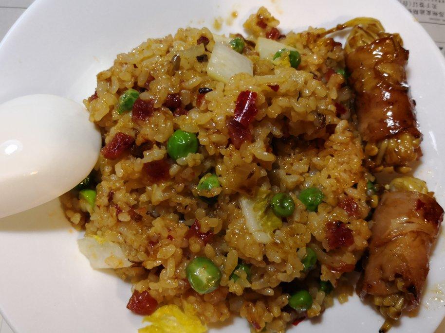 爆好吃的无敌腊肠炒饭