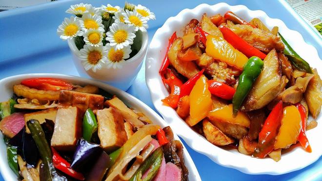 冰箱扫货的底菜也能这样美味丨干锅茄子&干炒什锦 · 圆满素食的做法
