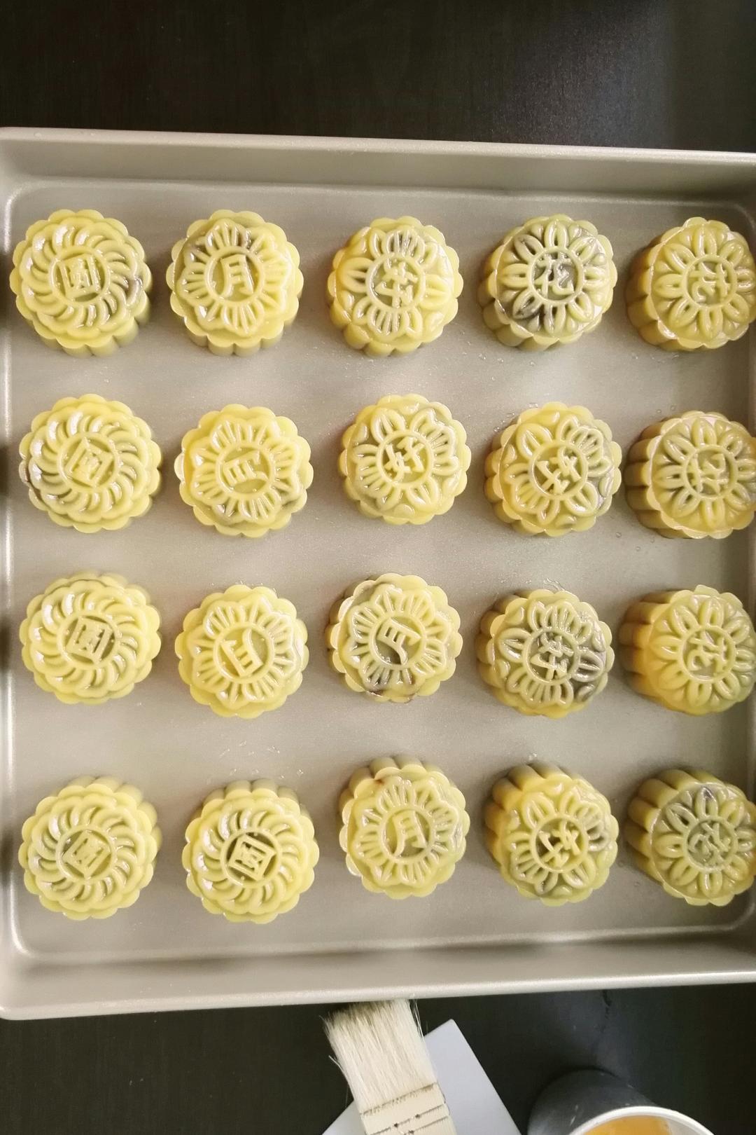 广式月饼——蛋黄莲蓉月饼