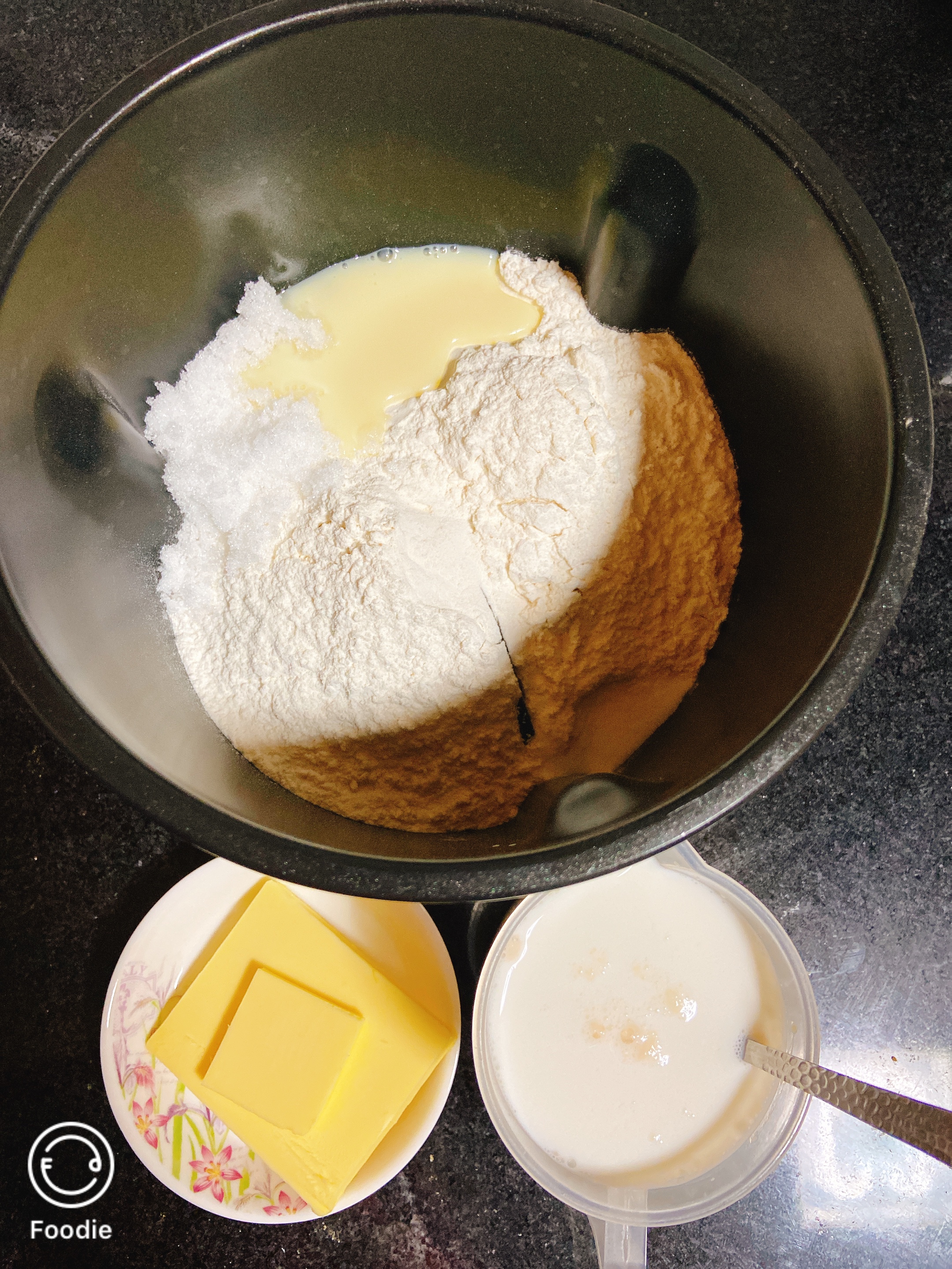 红豆椰蓉面包的做法 步骤1
