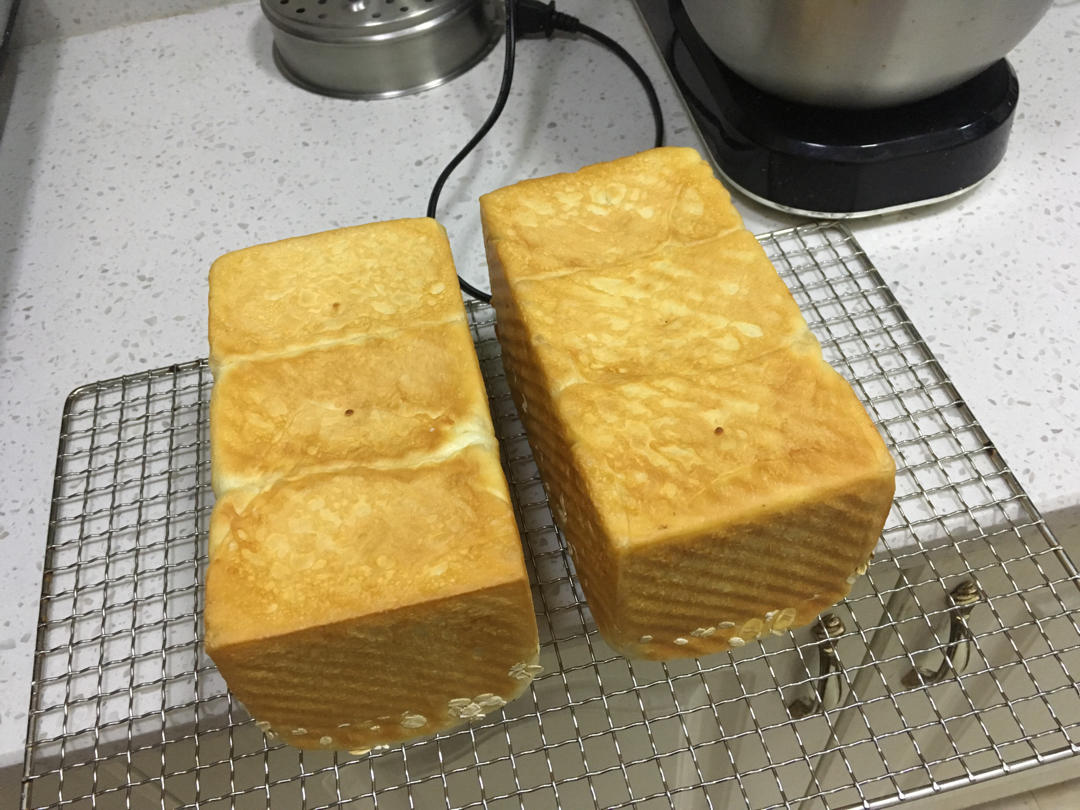 只需一次发酵的超软吐司（附面包机揉手套膜攻略）