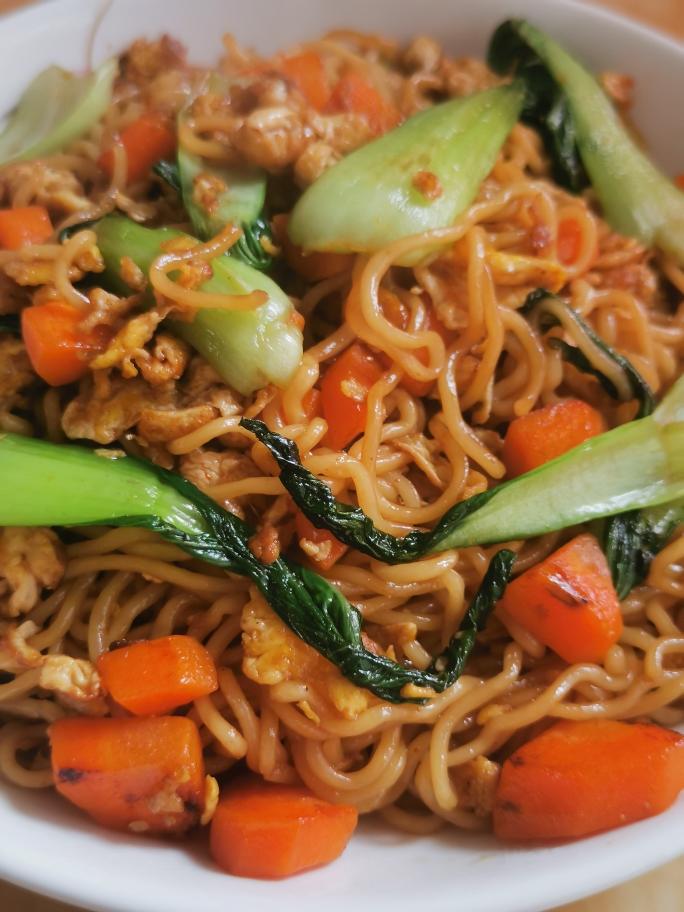 懒人炒方便面的做法