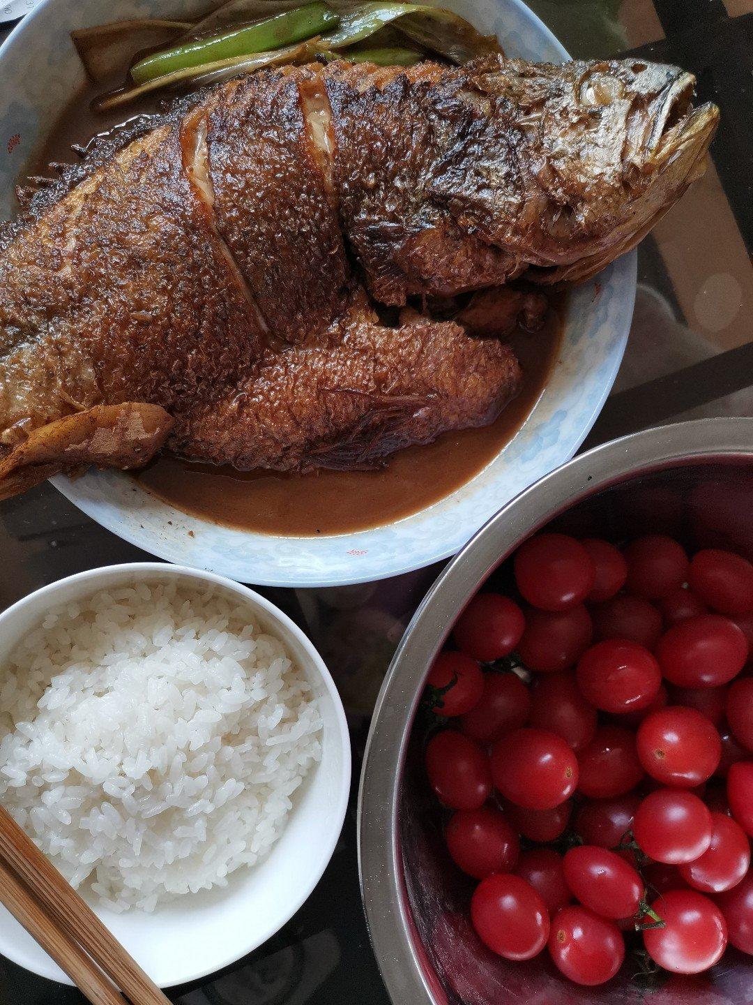 红烧黄鱼—鱼皮不破的小窍门