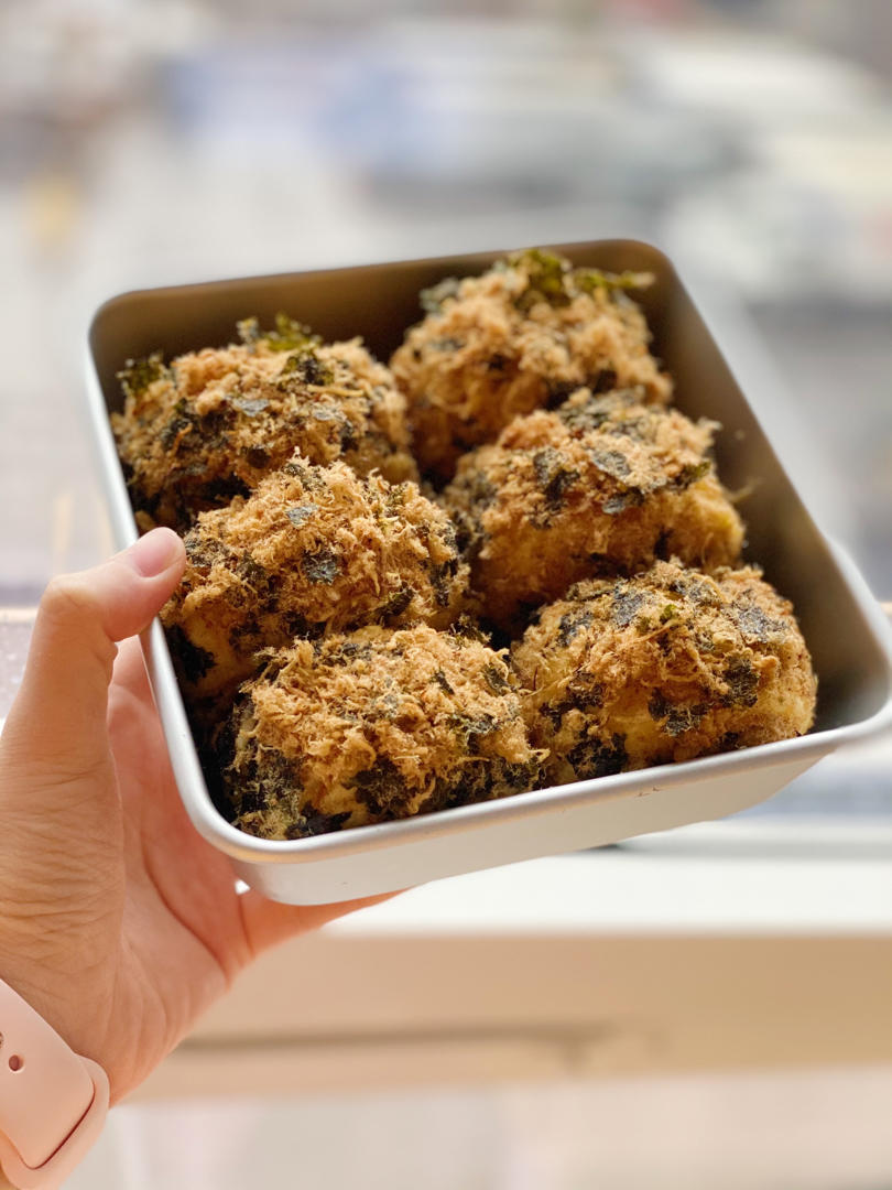 绝赞美味的卡仕达爆浆肉松小贝