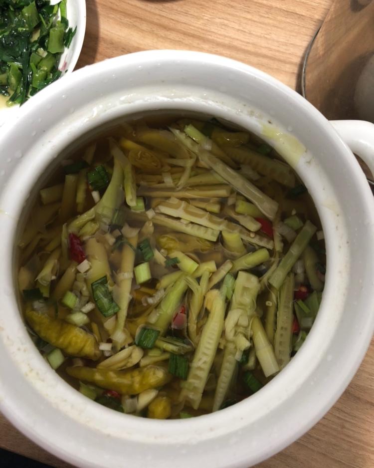 春日凉菜：酸辣爽口的泡椒脆笋