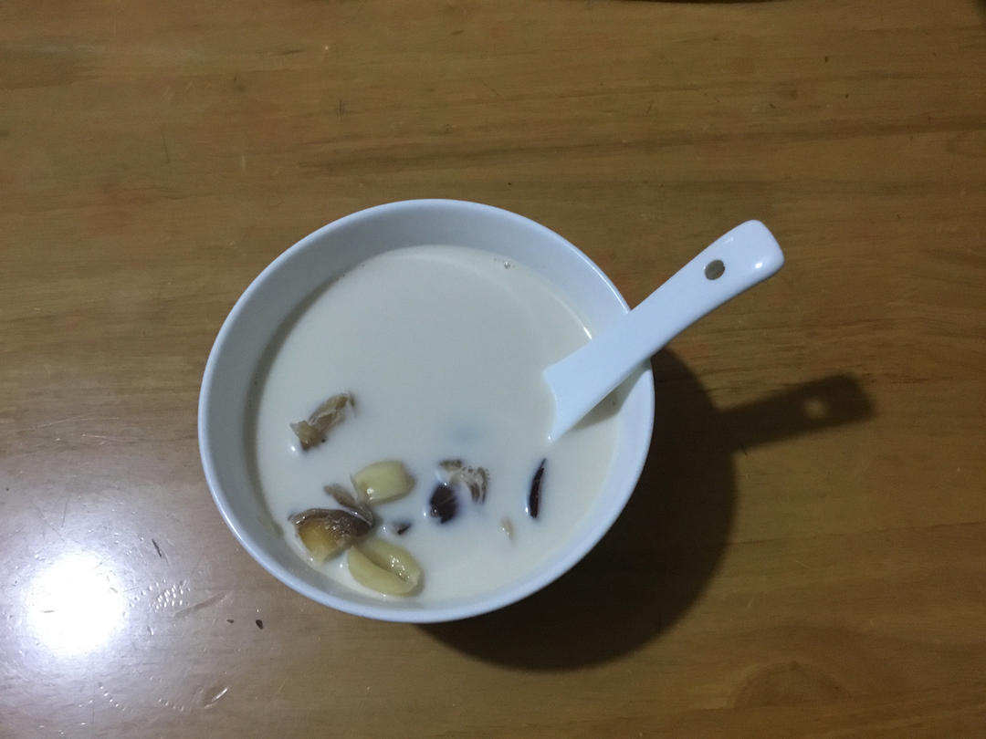 简单、快速泡发莲子