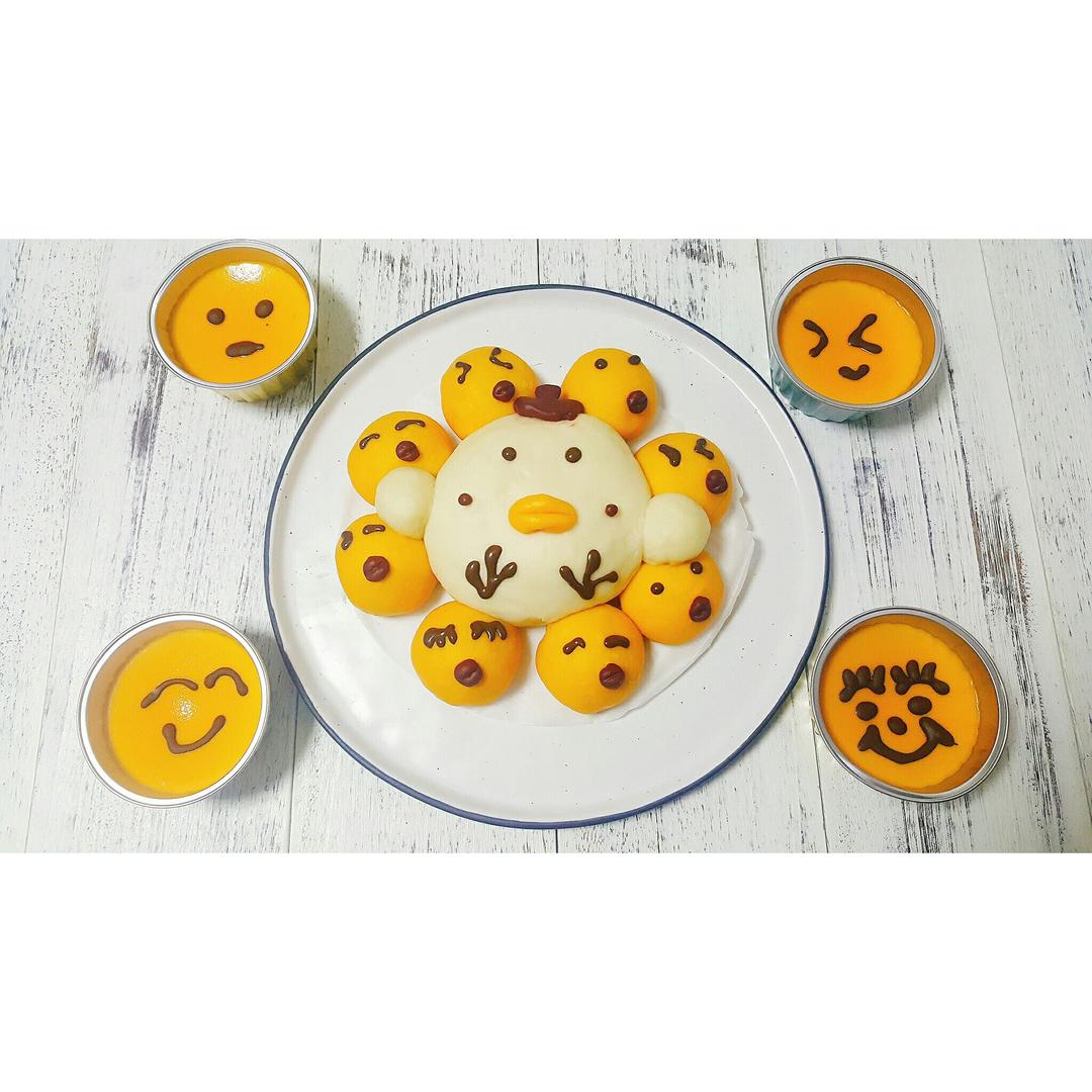 金鸡“抱”福奶黄包