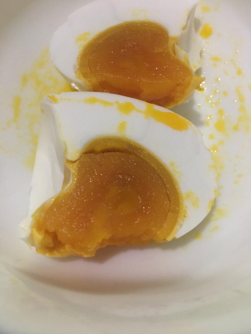 小妖与言希 做过自制流油的咸鸭蛋