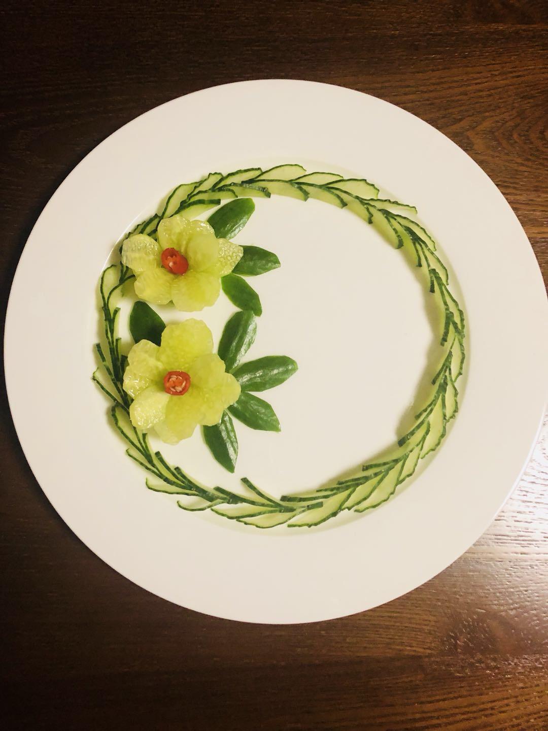 手机用户8808_wm64做的简单美丽的盘饰(1)——(不会雕刻也能做出)黄瓜