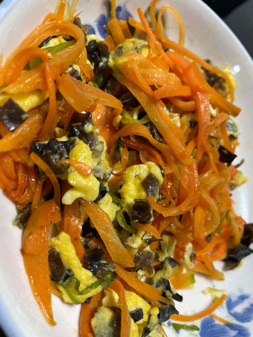 胡萝卜鸡蛋炒木耳