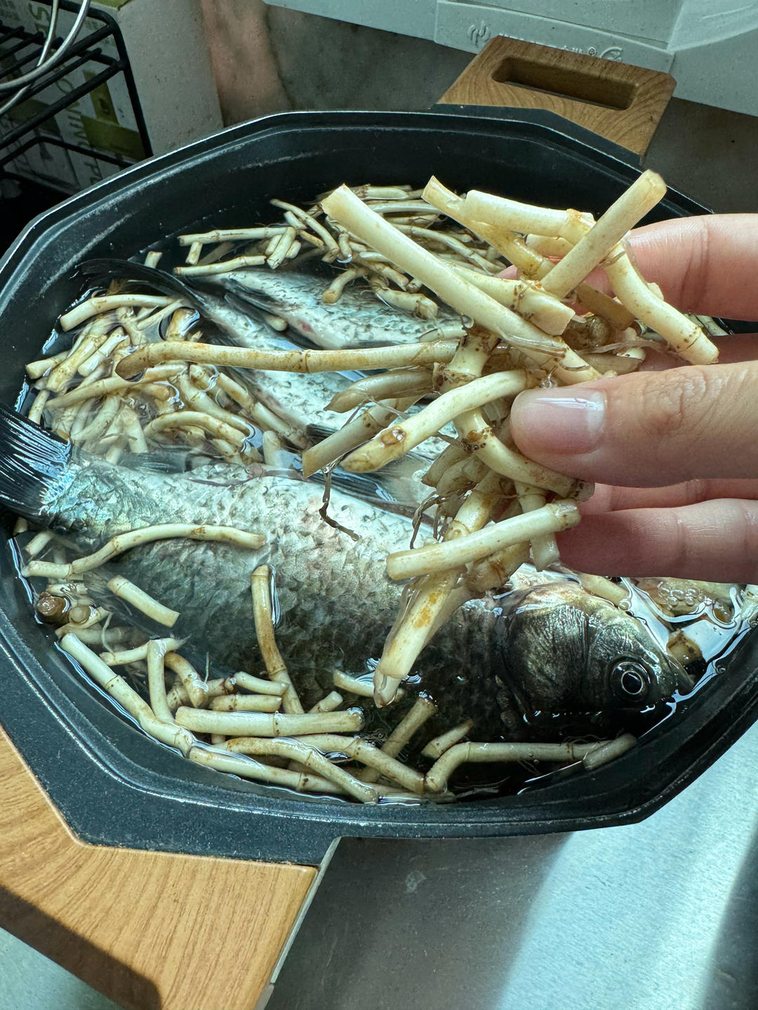 鱼腥草鲫鱼汤（消炎）