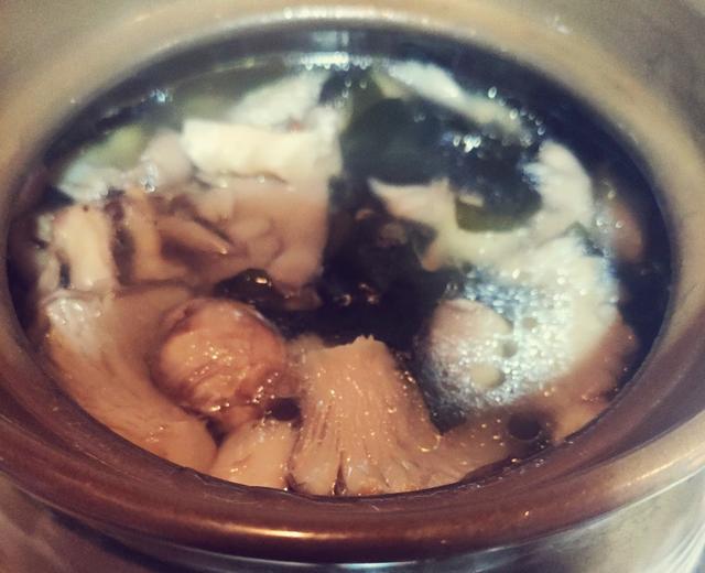 美味全面菌菇海带排骨汤