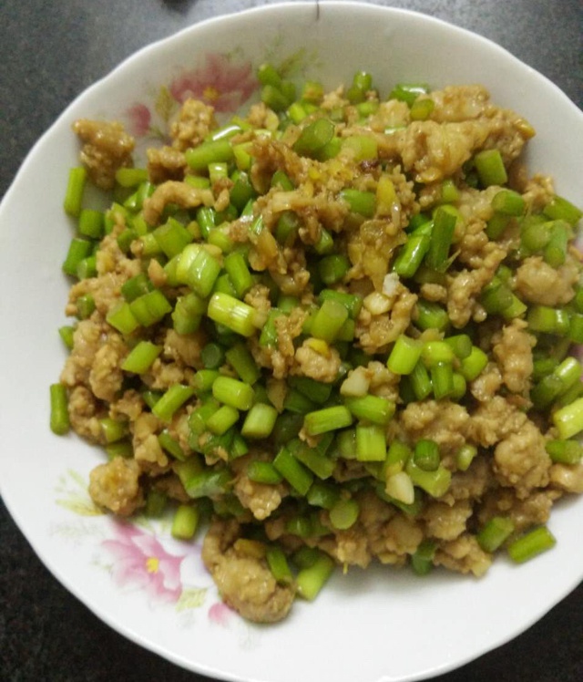 肉碎蒜苔粒