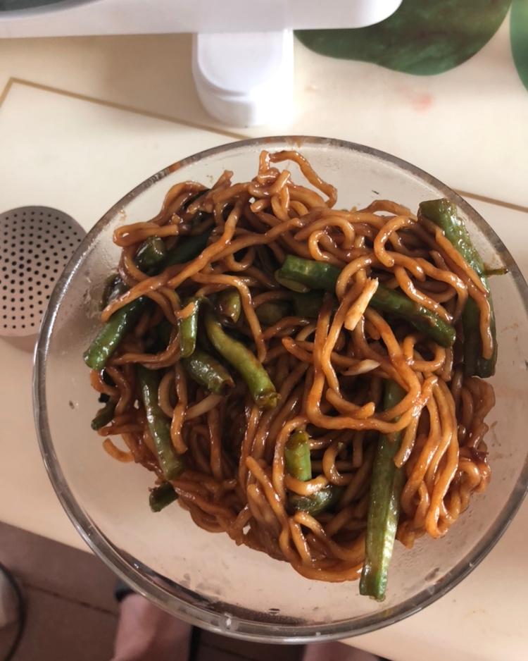 快手豆角小炒肉焖面