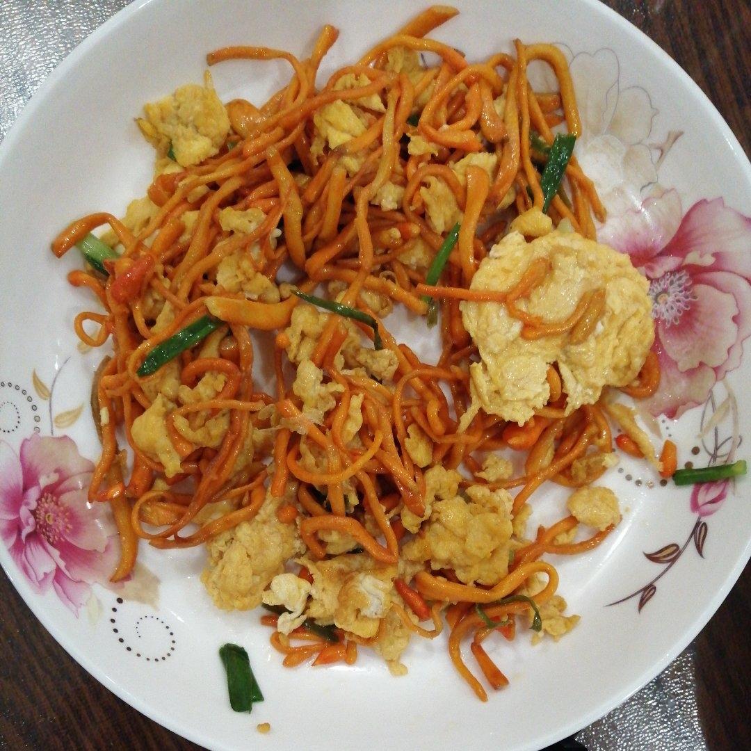 虫草花炒鸡蛋