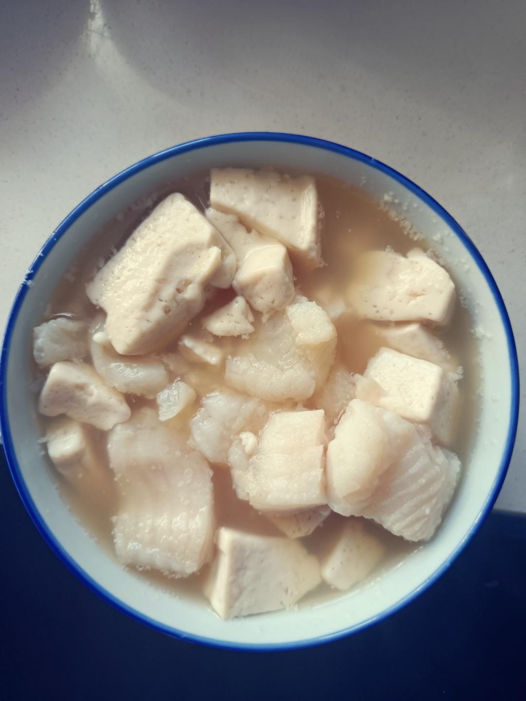 巴沙鱼柳豆腐汤