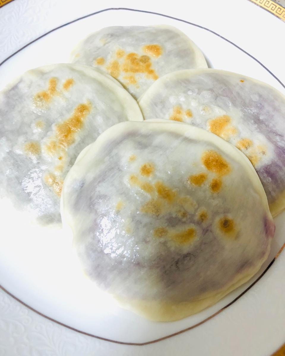 【饺子皮紫薯饼】
