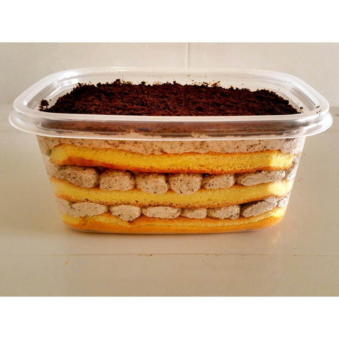 膝上卧只猫做的好吃到流泪的奥利奥咸奶油盒子蛋糕