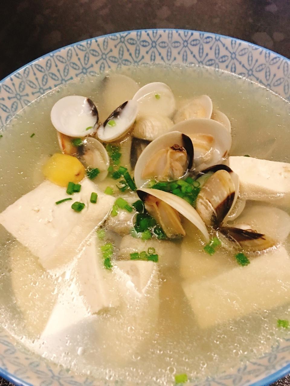 花蛤豆腐汤