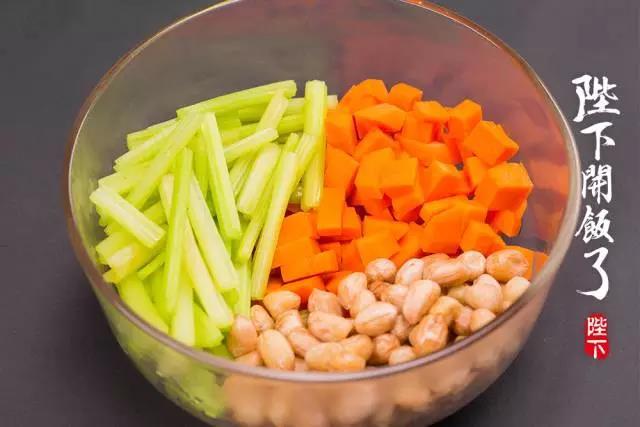 夏拌三脆（转自陛下开饭了）的做法 步骤1