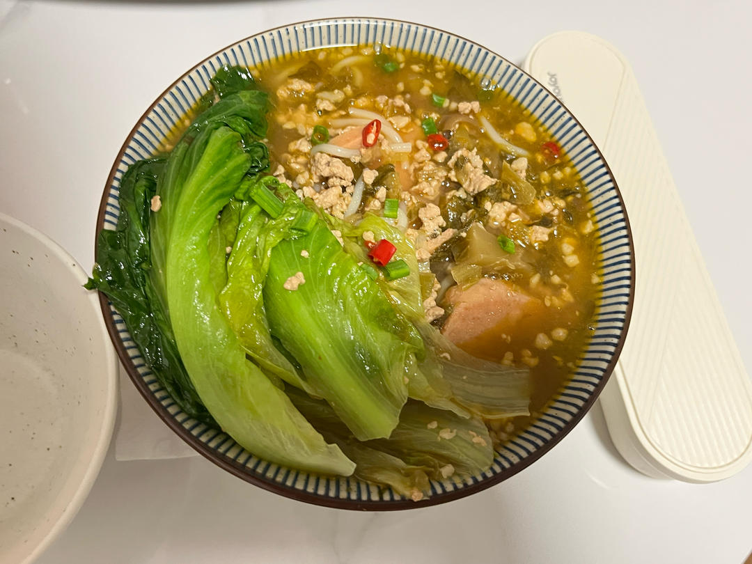 酸菜肉沫小锅米线