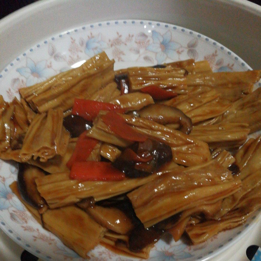 腐竹烧香菇