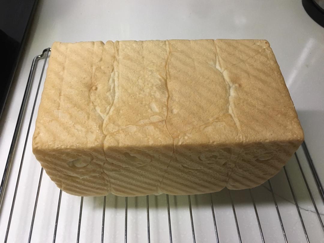 直接法纯奶拉丝吐司，只需一次发酵，超软拉丝，切片整齐