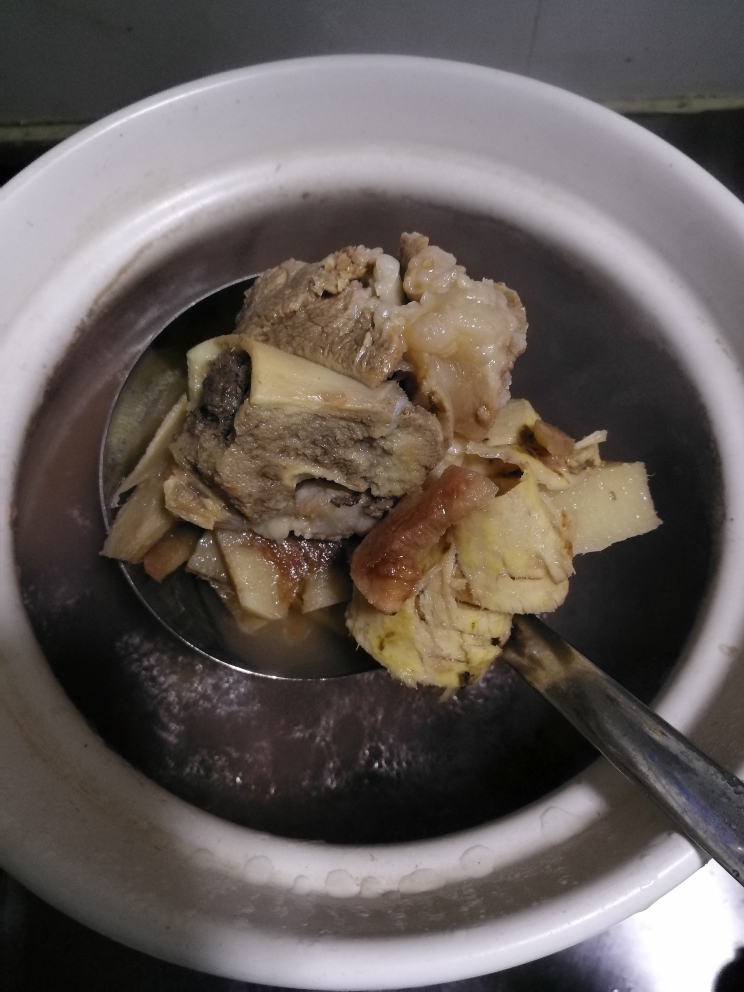 土茯苓粉葛牛大力骨头汤的做法