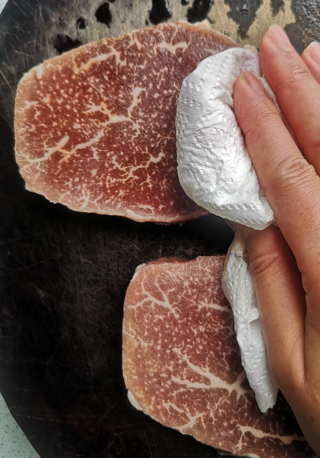 澳洲牛肉|蒜丁黑椒牛肉粒的做法 步骤2