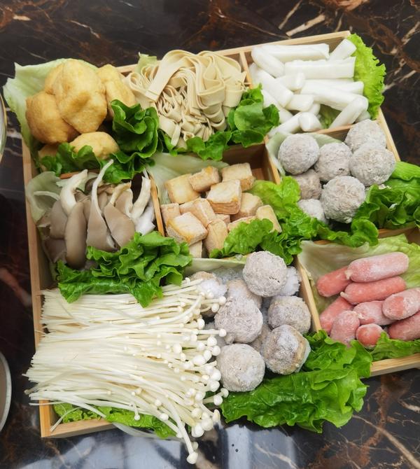 【火锅配菜l在家涮仪式感满满鸳鸯火锅图片】Yang妈妈_下厨房