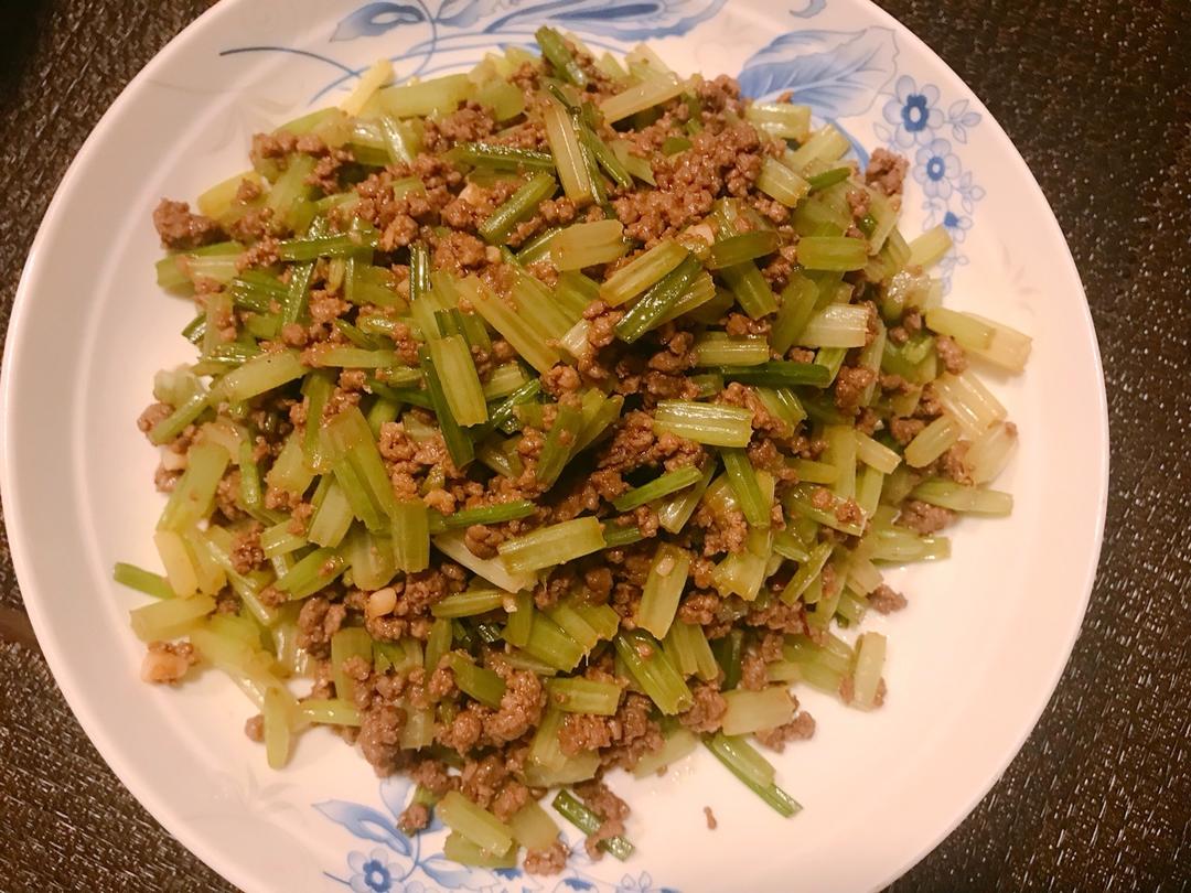 芹菜牛肉末「下饭神器」