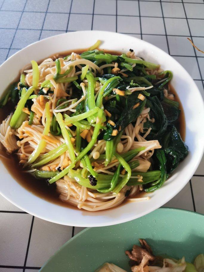 凉拌菠菜金针菇