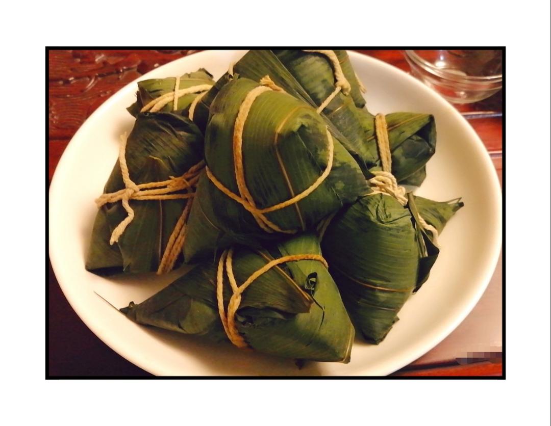 一分钟学会包粽子（视频）