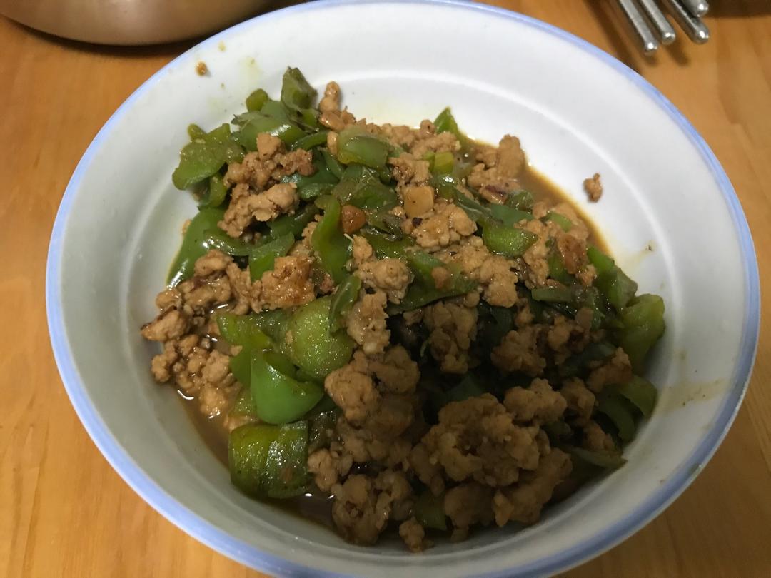 青椒肉酱面