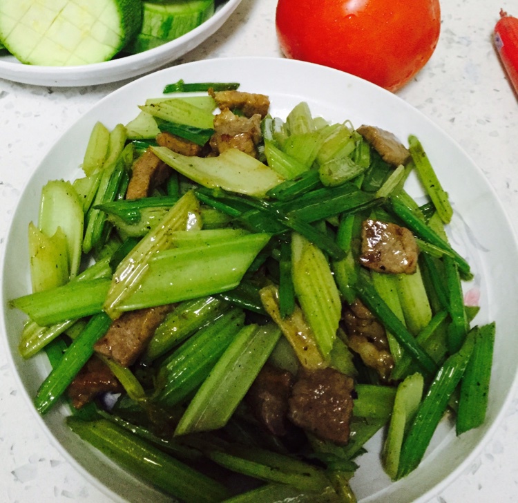 芹菜炒肉