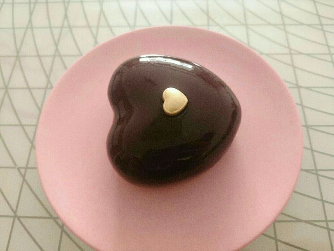 法式巧克力慕斯球球（含巧克力淋面、意式奶冻、芭菲和巧克力海绵底）