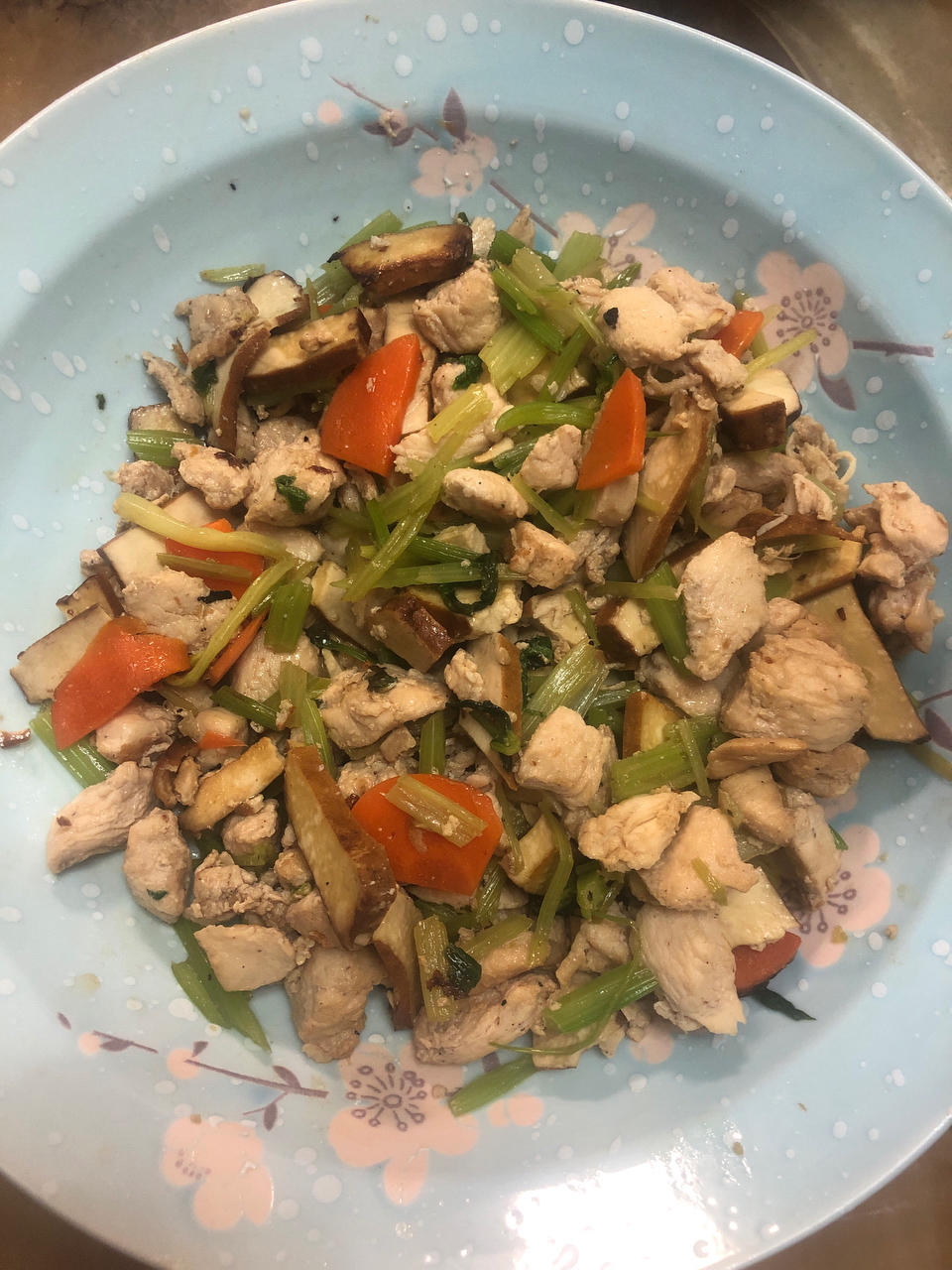 芹菜炒鸡胸【减脂快手】