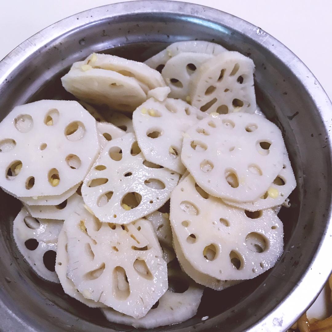 凉拌莲菜