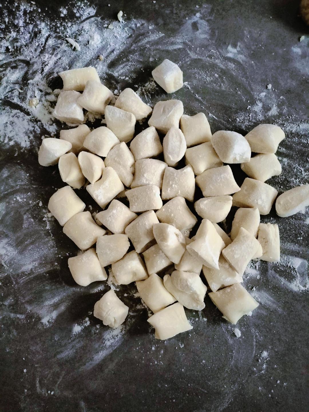 手工揉面三分钟，又韧又薄又好包的饺子皮