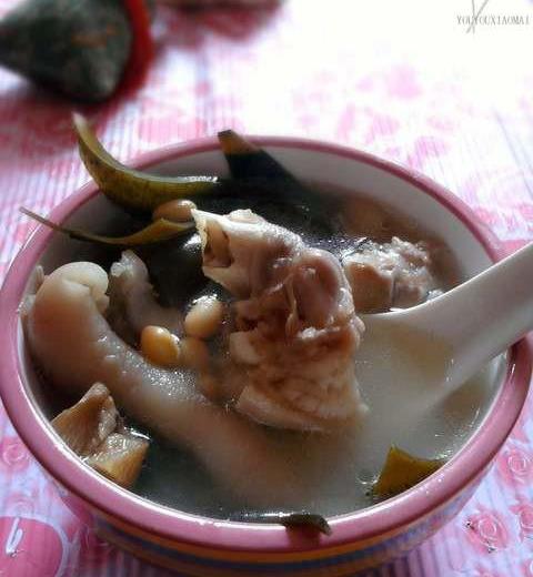 黄豆海带猪蹄美容汤的做法