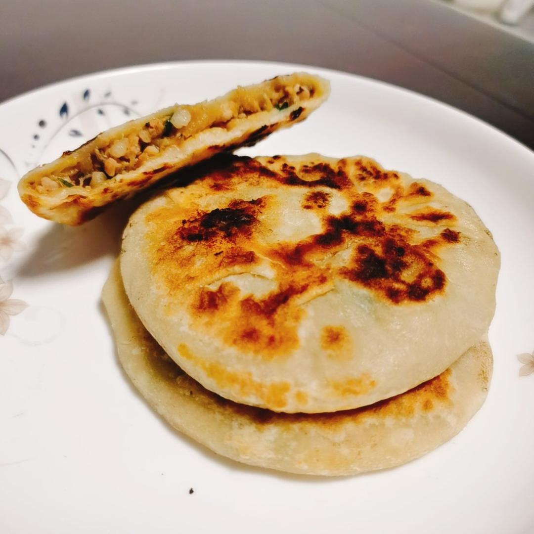 会连续吃八个的萝卜馅饼