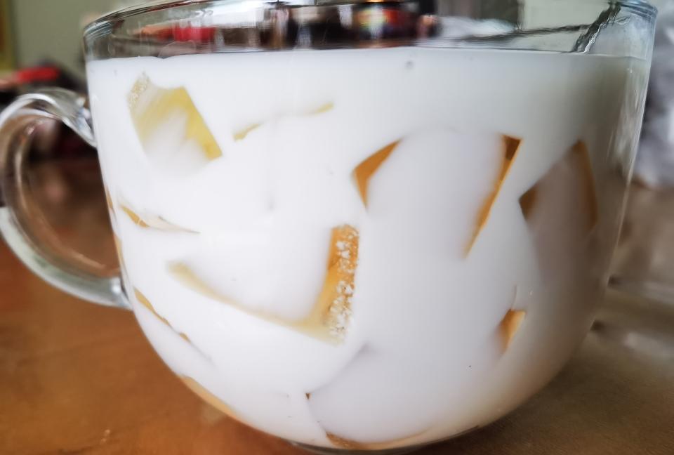 自制凉茶冻撞奶（秒杀奶茶店的夏日饮品）的做法