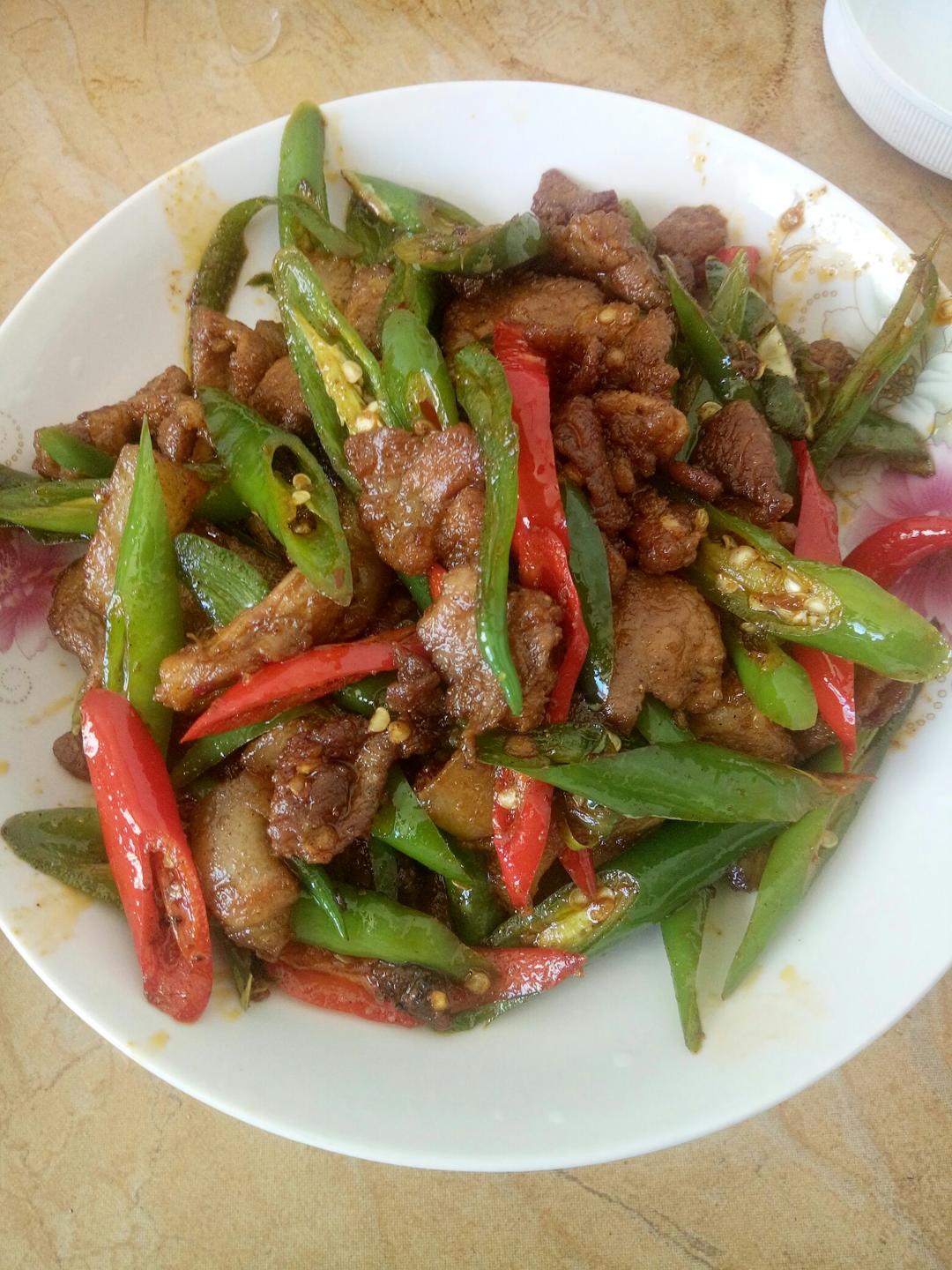 小丫头1做的农家小炒肉