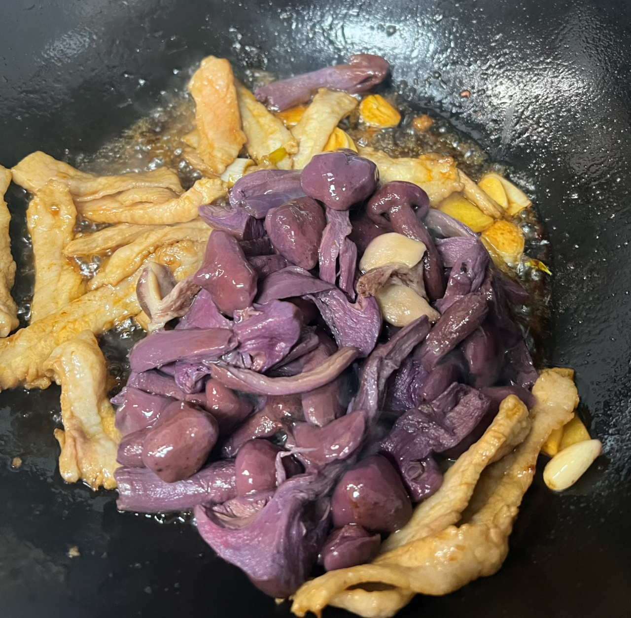 肉片炒红蘑菇的做法 步骤9