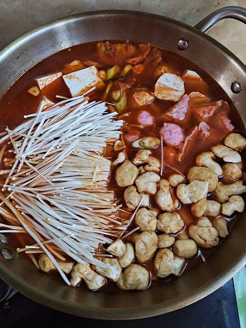 乱炖泡菜锅的做法