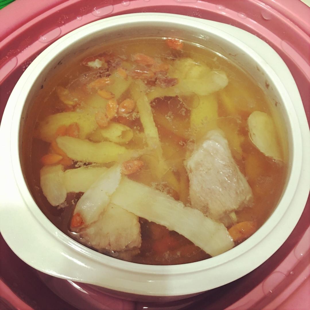 花胶排骨养颜汤的做法